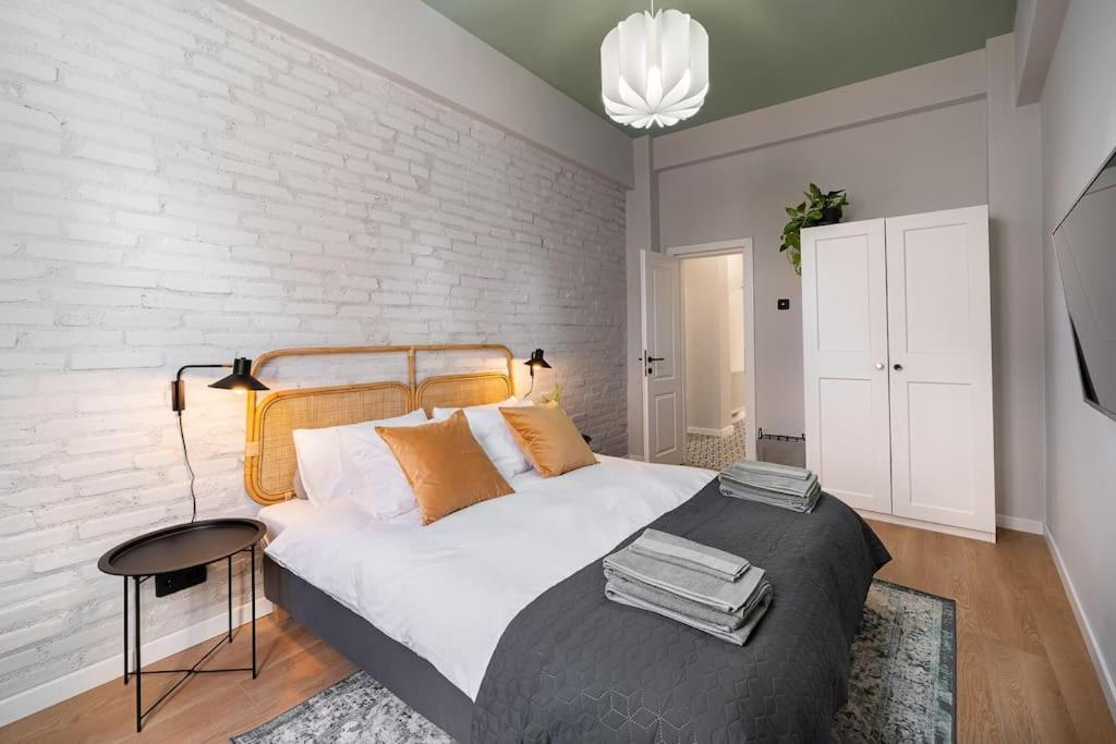 Old City Apartment - Self Check-In บูคาเรสต์ ภายนอก รูปภาพ