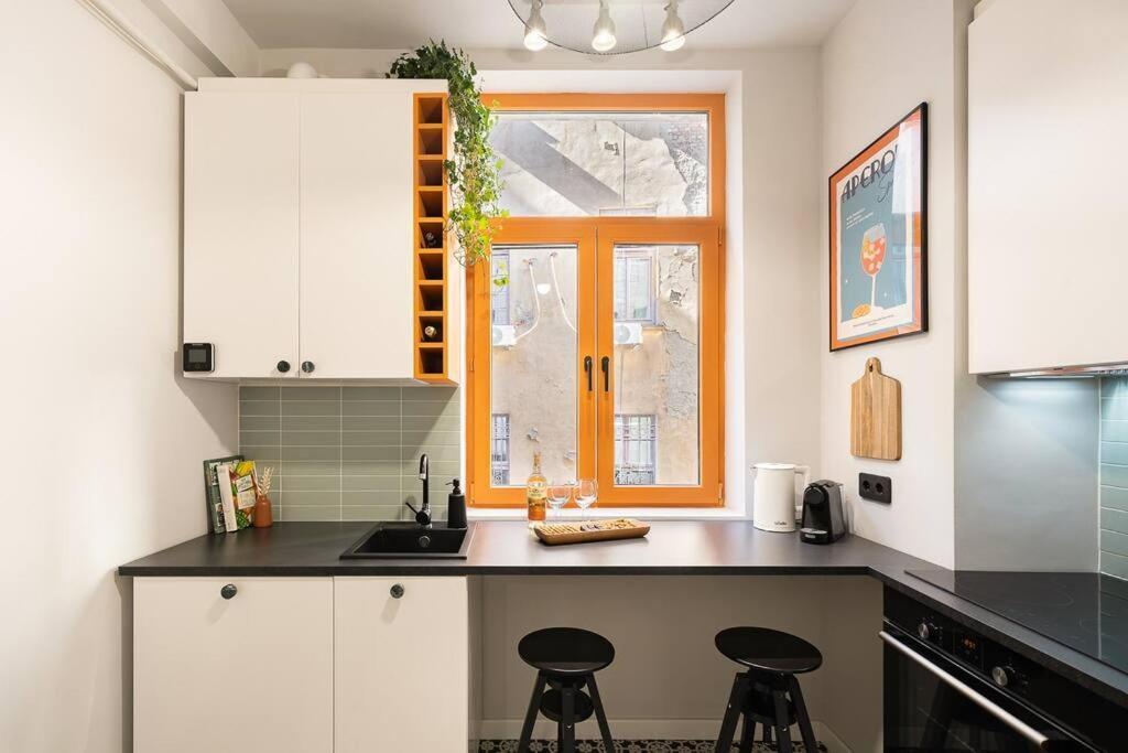 Old City Apartment - Self Check-In บูคาเรสต์ ภายนอก รูปภาพ